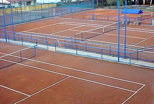 Construção de Quadra de Saibro